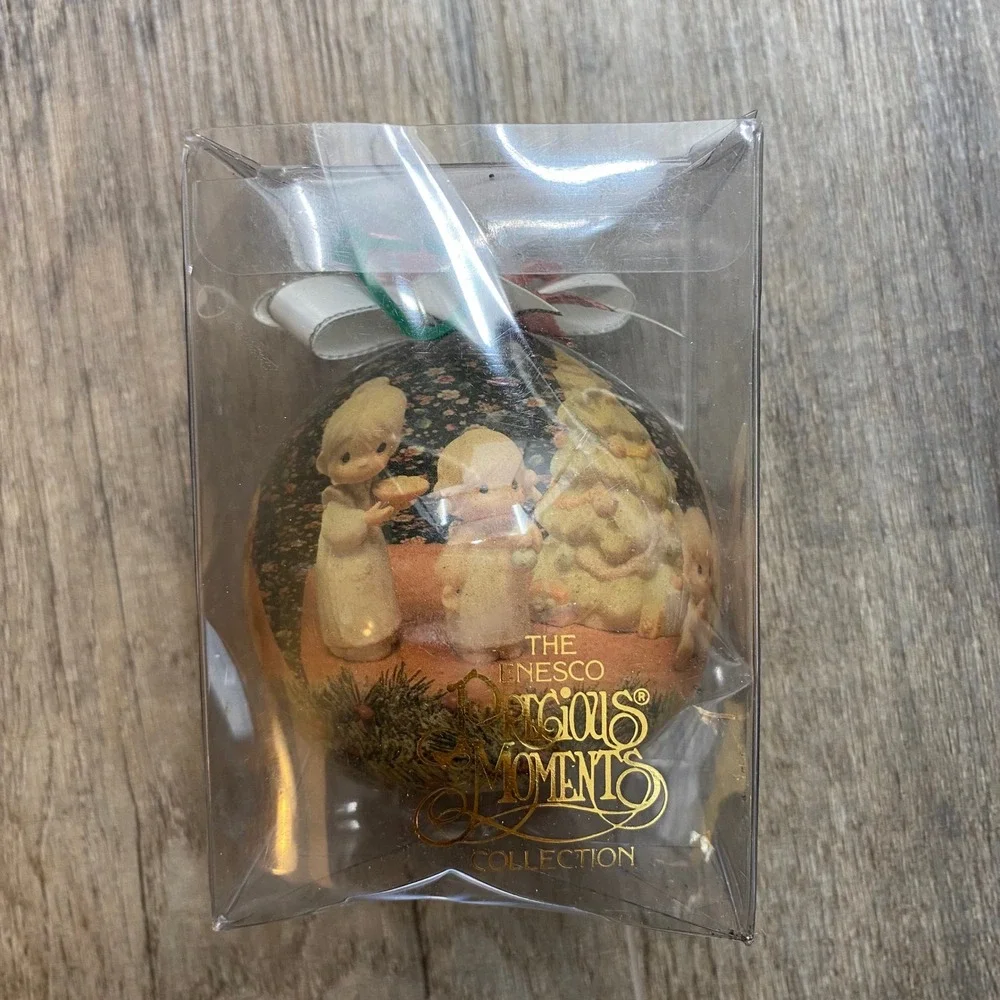 Vintage 1993 Enesco Precious Moments Christmas Ball Ornament 601-258 New in Box